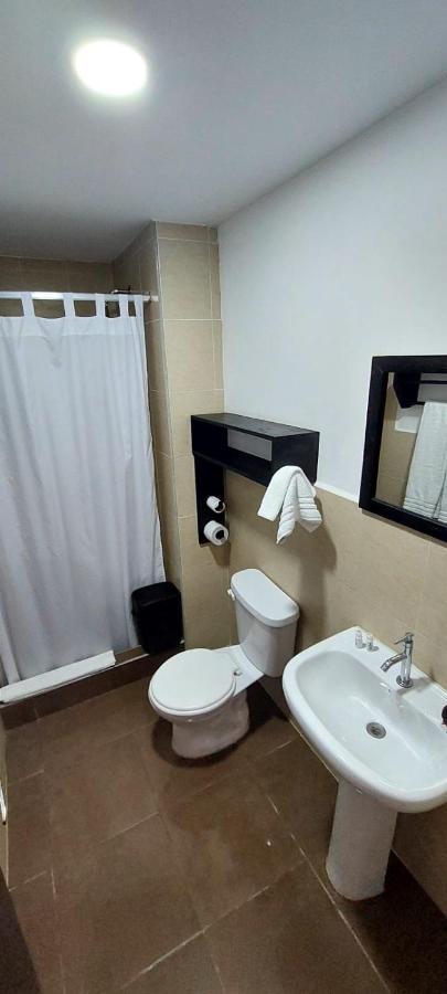 Hotel-Restaurante Ancora ปูแอร์โตโลเปซ ภายนอก รูปภาพ