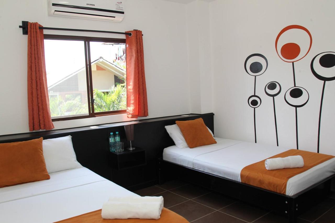 Hotel-Restaurante Ancora ปูแอร์โตโลเปซ ภายนอก รูปภาพ